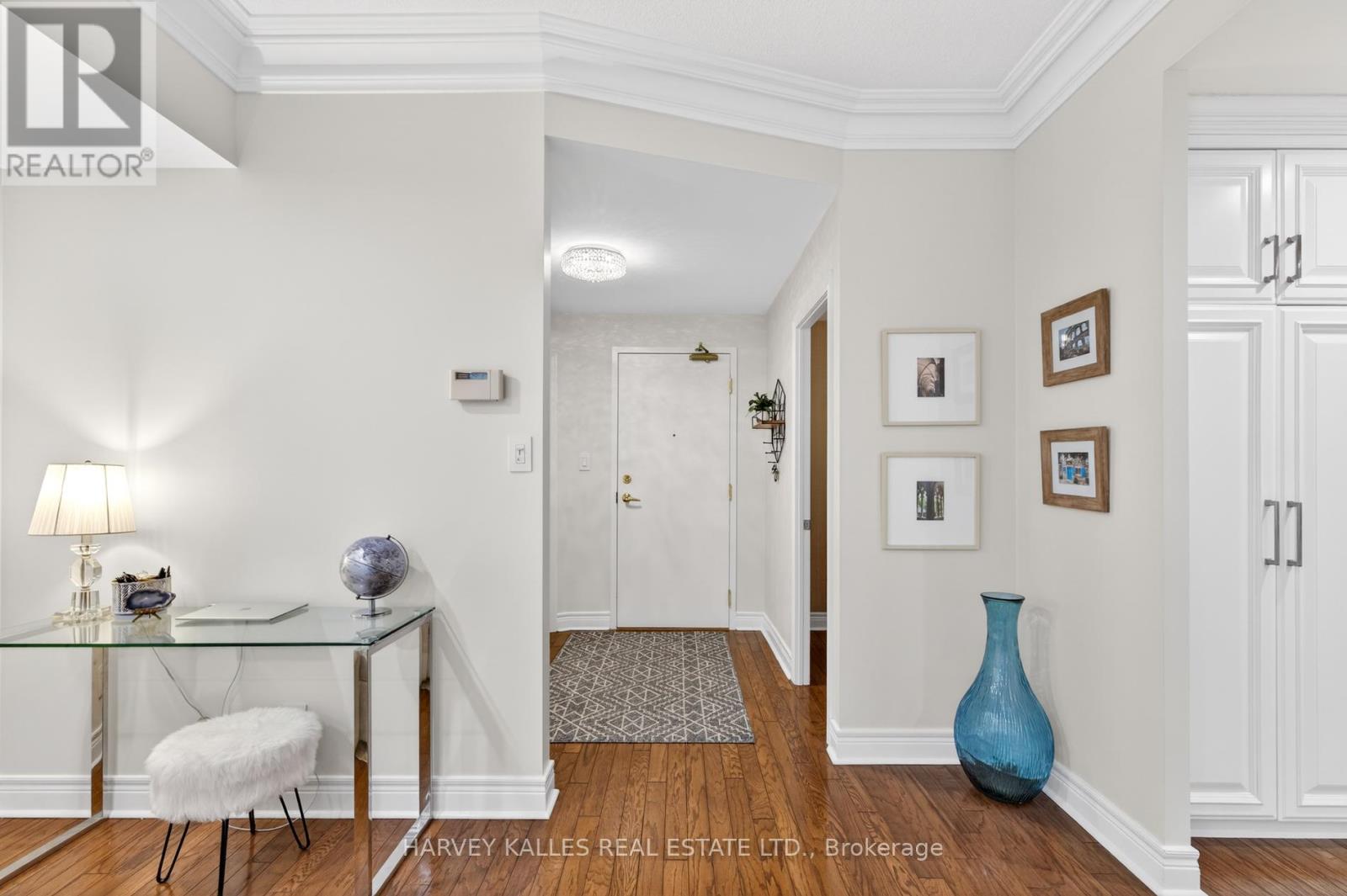 106 - 30 ANGLESEY BOULEVARD - Photo 5 of 45, Toronto (Edenbridge-Humber Valley), Ontario