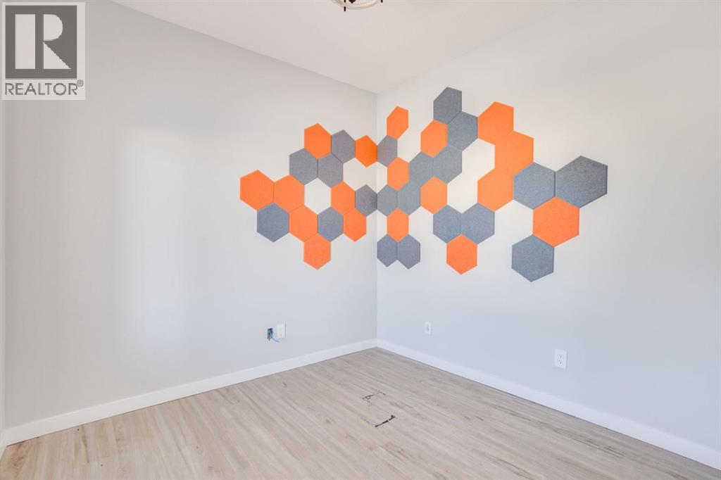 7211 Railway Avenue, Fort McMurray