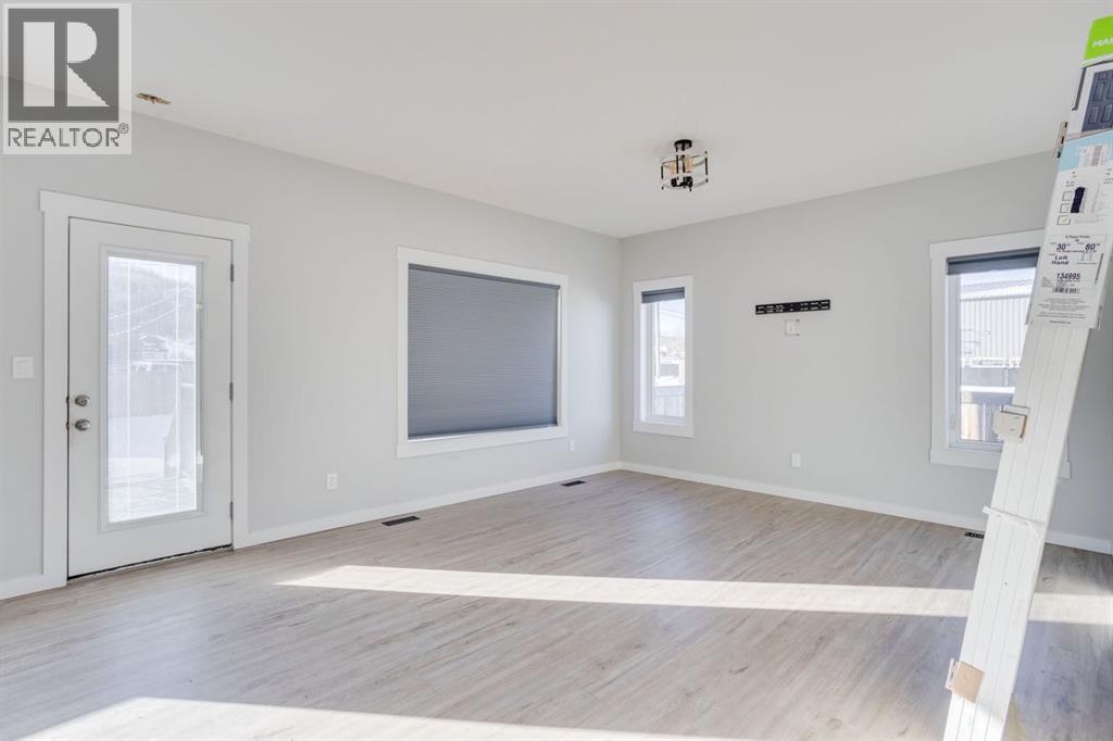 7211 Railway Avenue, Fort McMurray