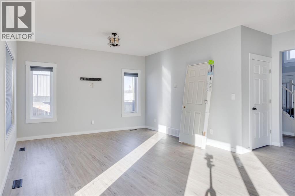 7211 Railway Avenue, Fort McMurray