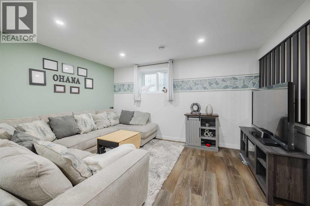 180 Emberside Place, Cochrane