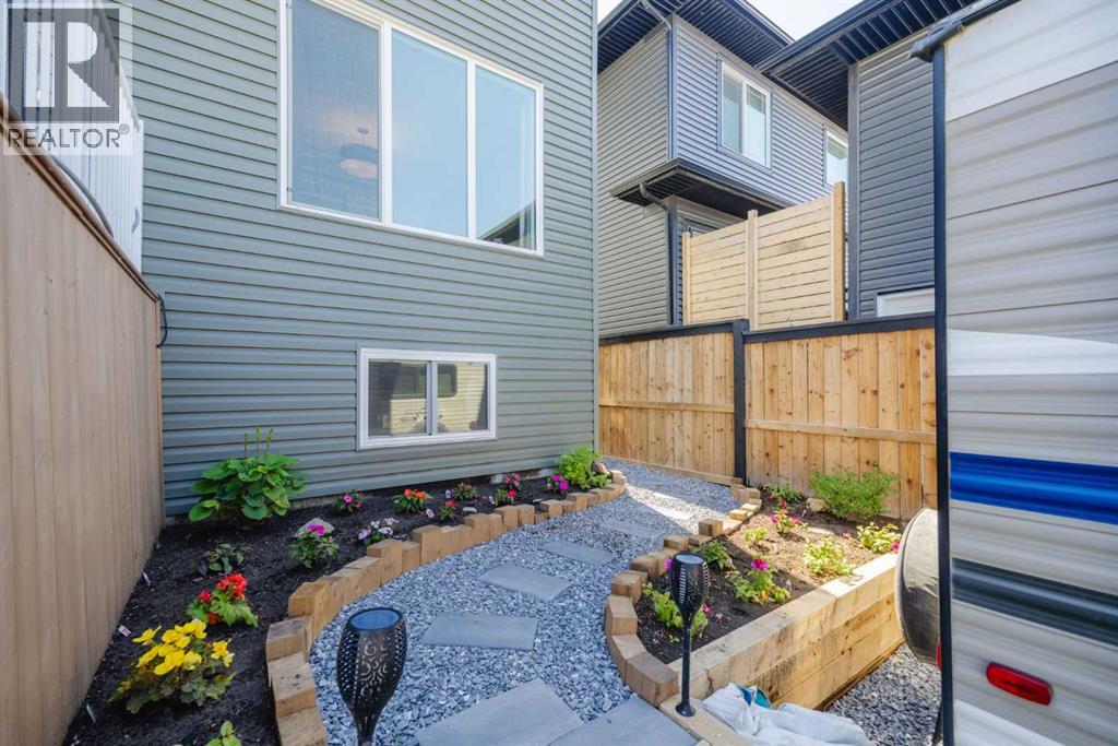 180 Emberside Place, Cochrane