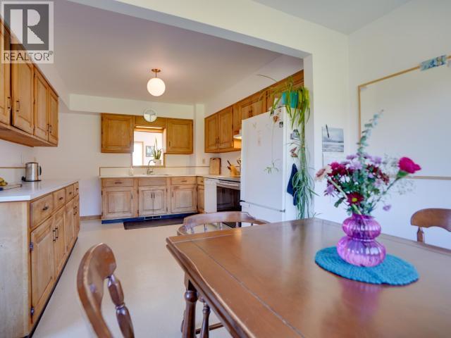 10152 HIGHWAY 101, Powell River