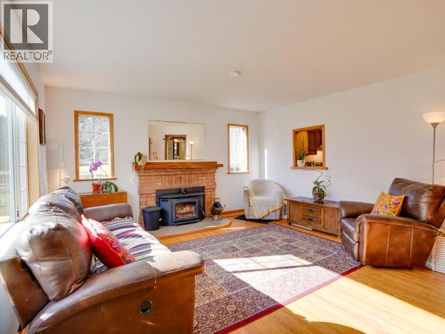 10152 HIGHWAY 101, Powell River