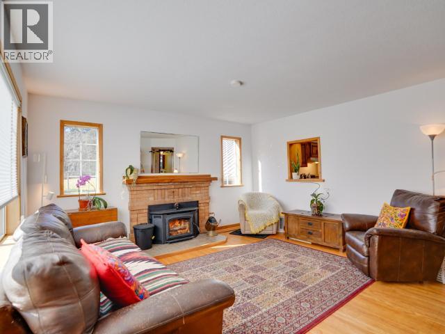 10152 HIGHWAY 101, Powell River