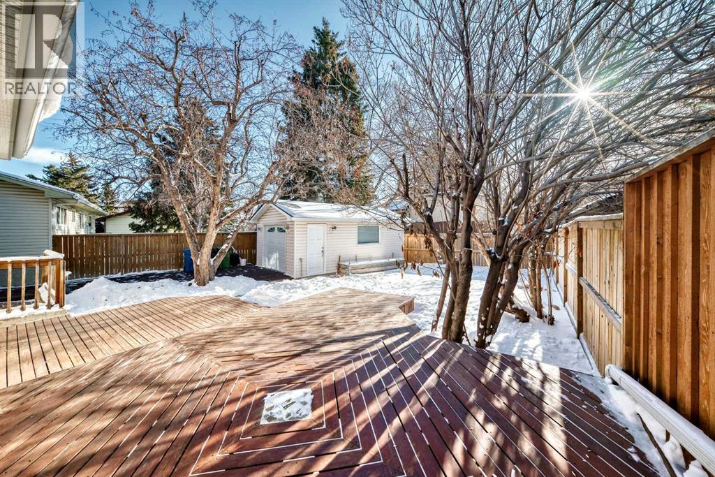 Single Family House 4 Level for Sale in  Brookpark Drive SW Braeside Calgary 
