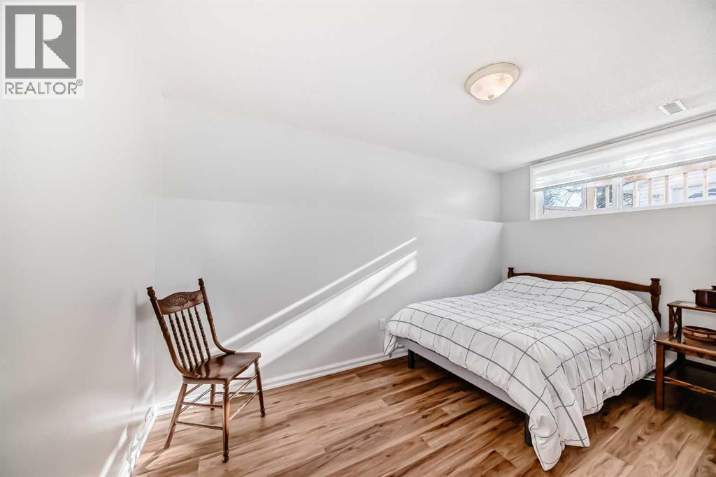 Single Family House 4 Level for Sale in  Brookpark Drive SW Braeside Calgary 