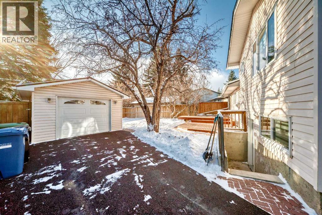 Single Family House 4 Level for Sale in  Brookpark Drive SW Braeside Calgary 