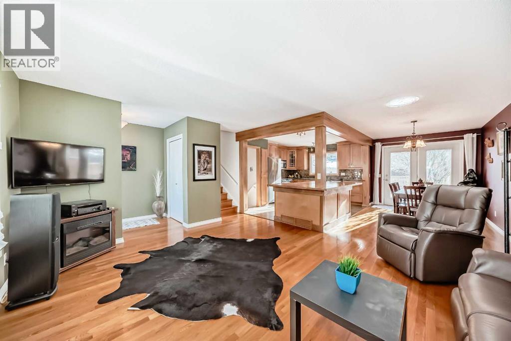 Single Family House 4 Level for Sale in  Brookpark Drive SW Braeside Calgary 