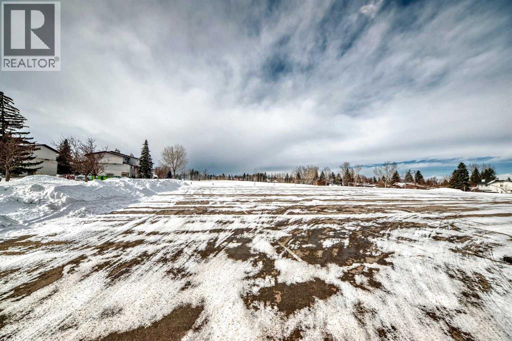 Single Family House 4 Level for Sale in  Brookpark Drive SW Braeside Calgary 