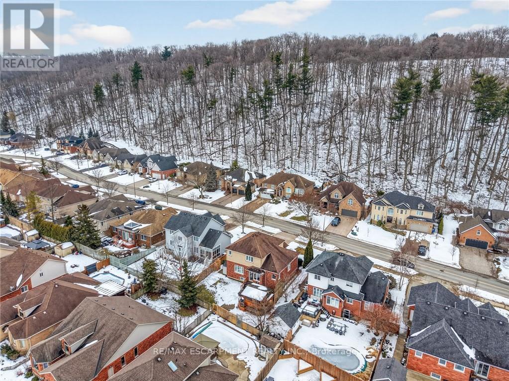 119 DORCHESTER DRIVE - Photo 2 of 49, Grimsby (Grimsby East), Ontario