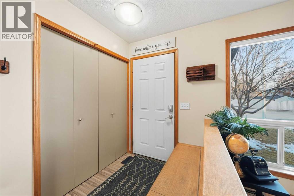 5 Greenview Way - Photo 5 of 38, Strathmore, Alberta