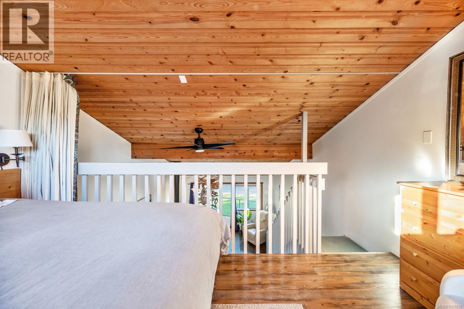 3295 Island Hwy W, Qualicum Beach