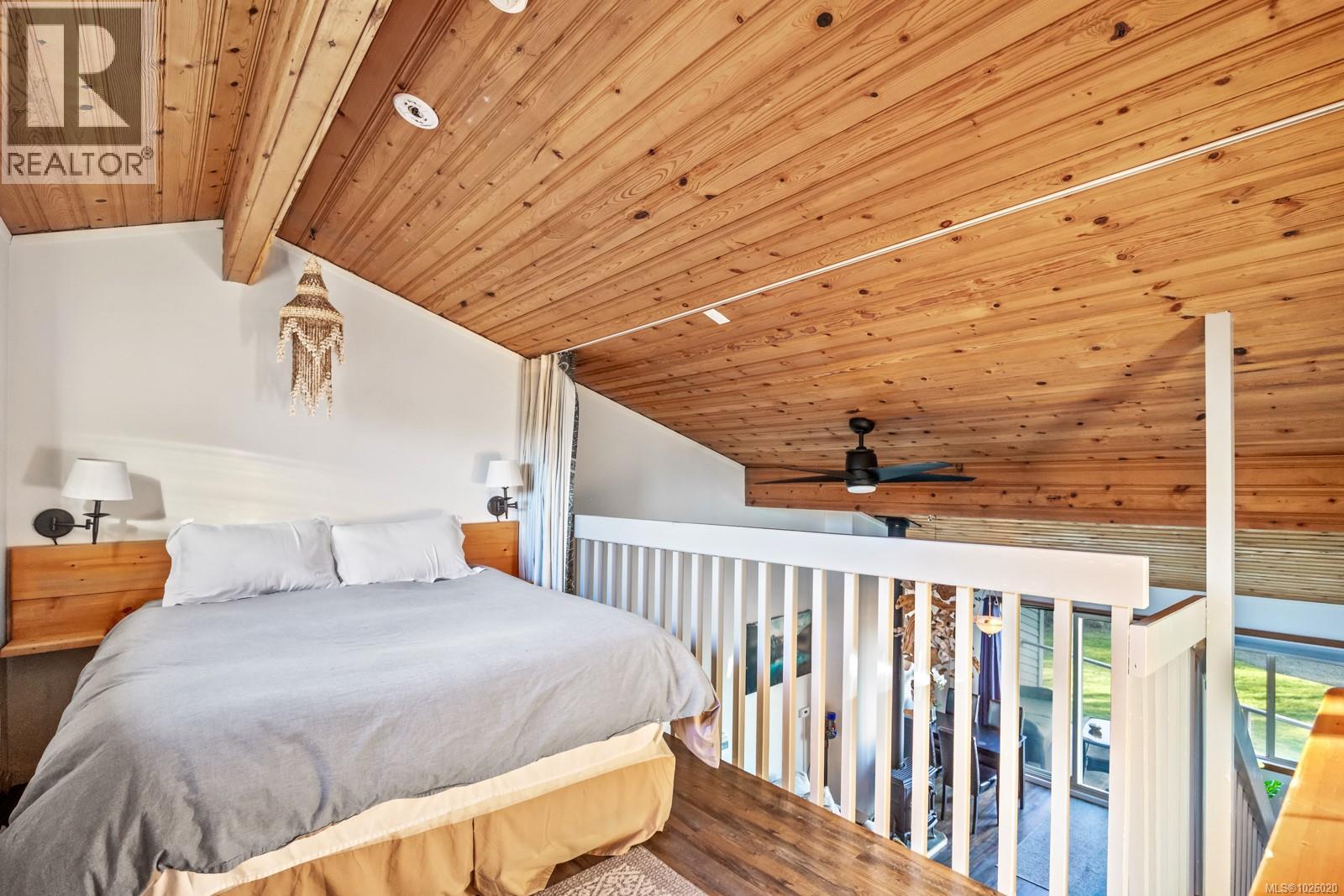 3295 Island Hwy W, Qualicum Beach