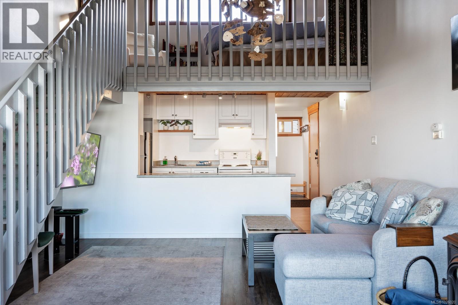 3295 Island Hwy W, Qualicum Beach