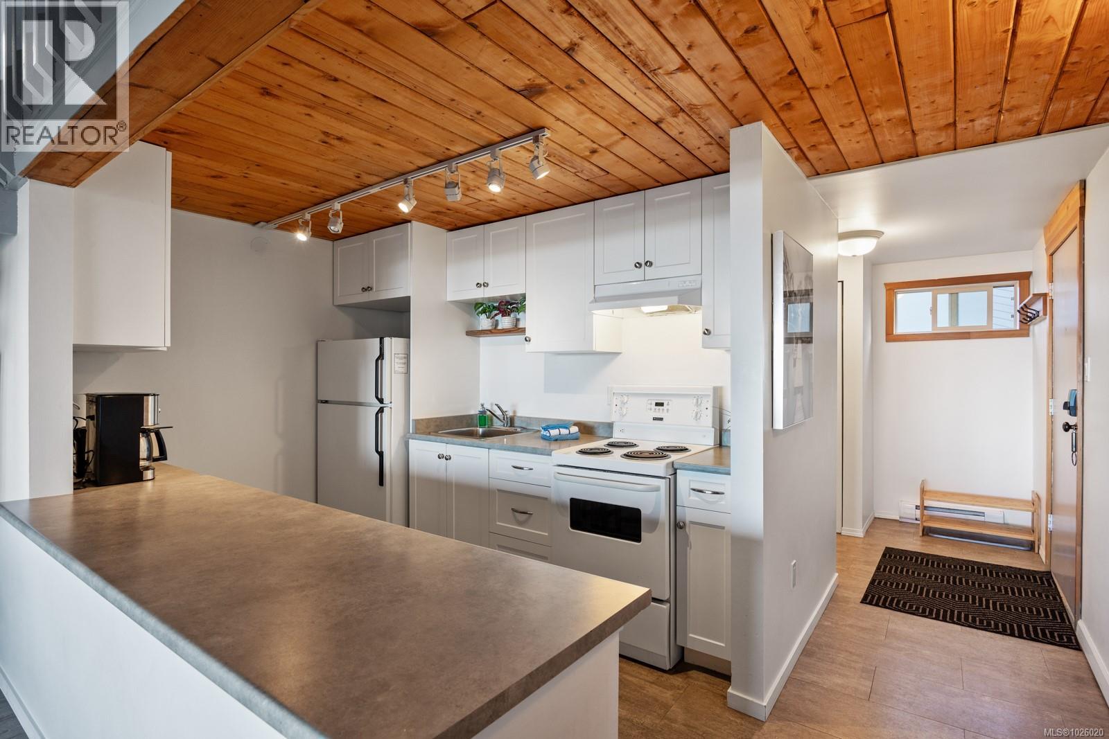 #208 3295 Island Hwy W - 17