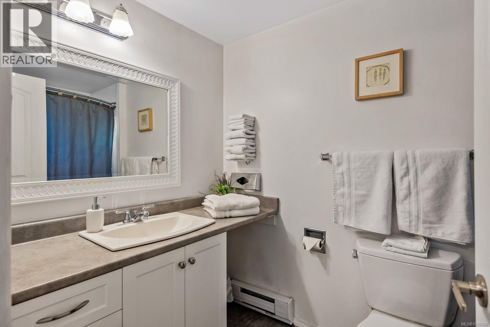 3295 Island Hwy W, Qualicum Beach