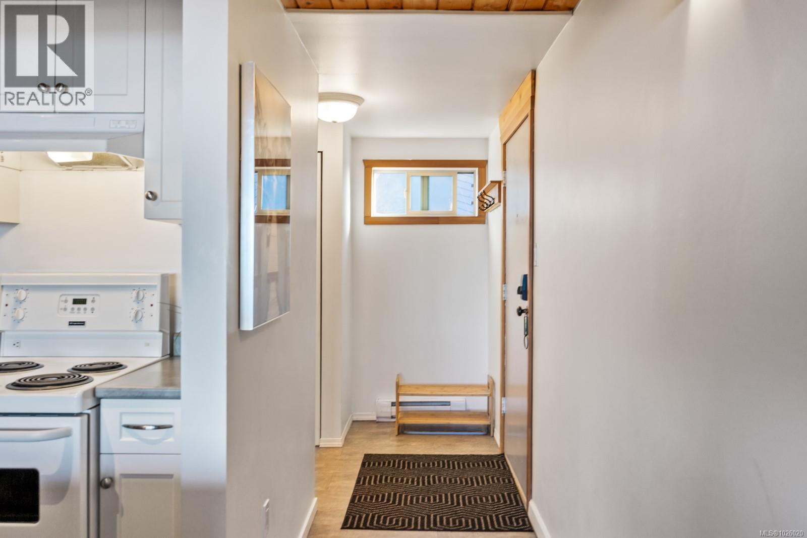#208 3295 Island Hwy W - 20