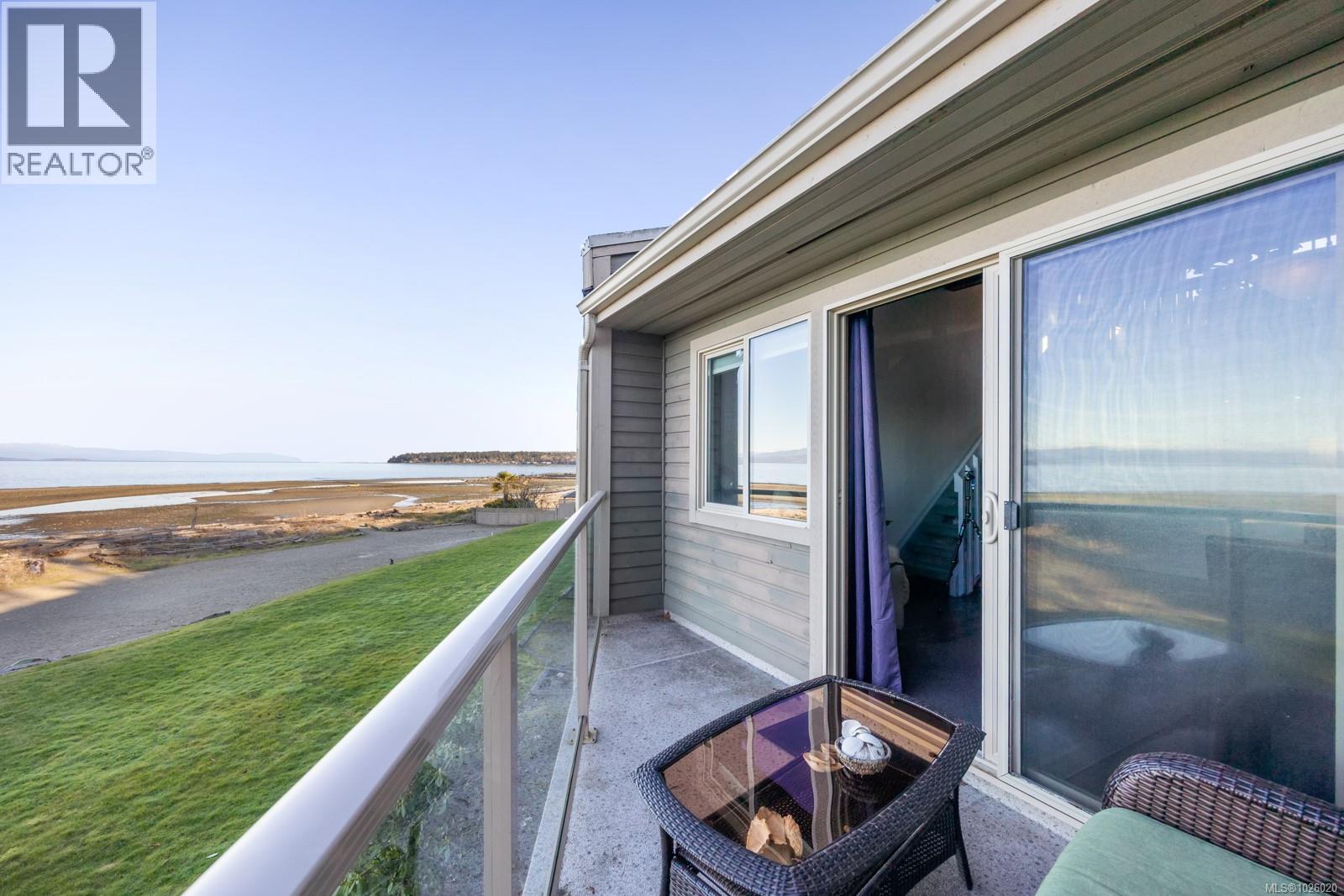 3295 Island Hwy W, Qualicum Beach