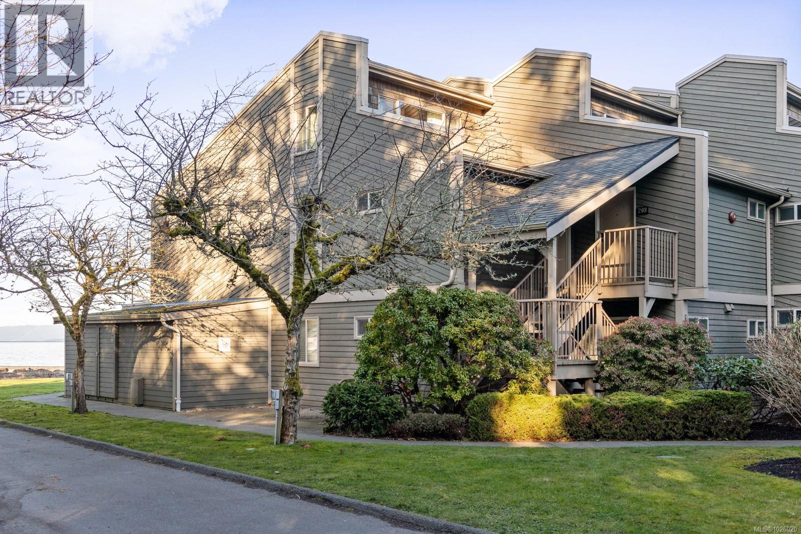 3295 Island Hwy W - Photo 3 of 26, Qualicum Beach, British Columbia