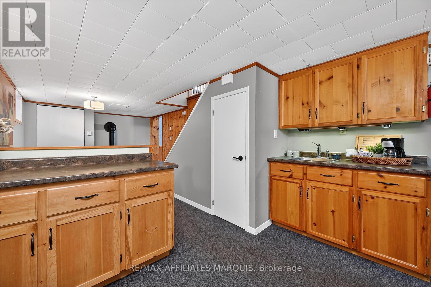 228 BROCKVILLE STREET — photo 30