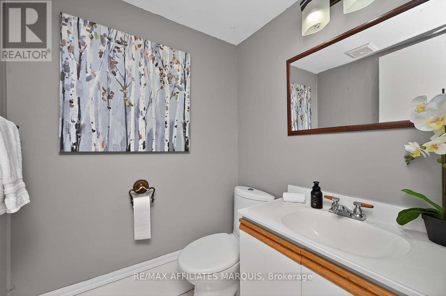 228 BROCKVILLE STREET — photo 32