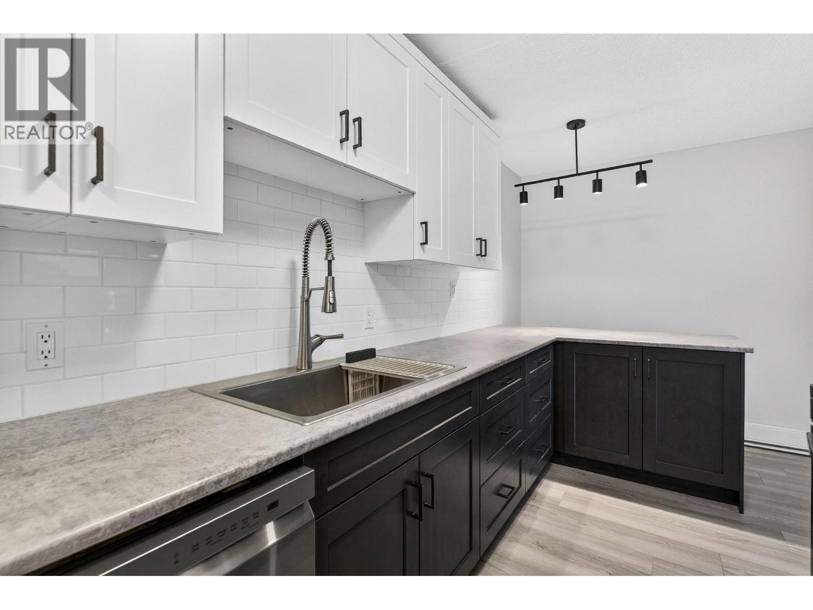 247 715 Leathead Road, Kelowna