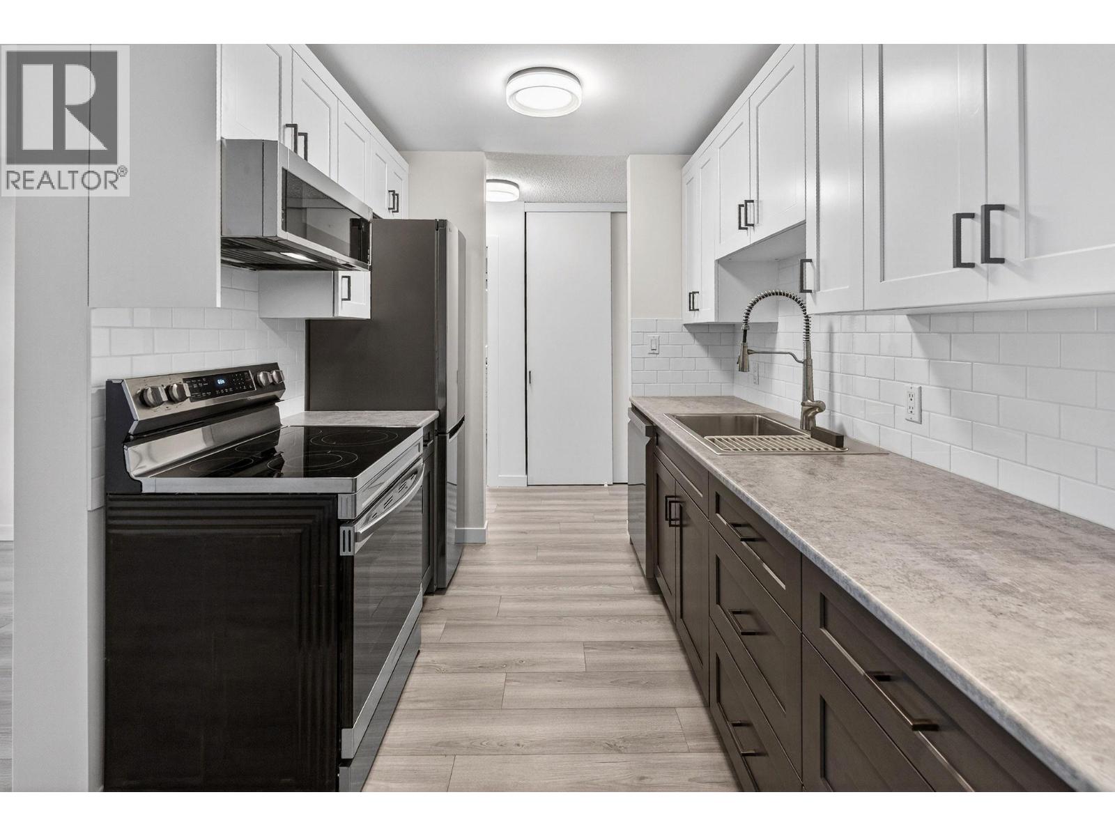 247 715 Leathead Road, Kelowna