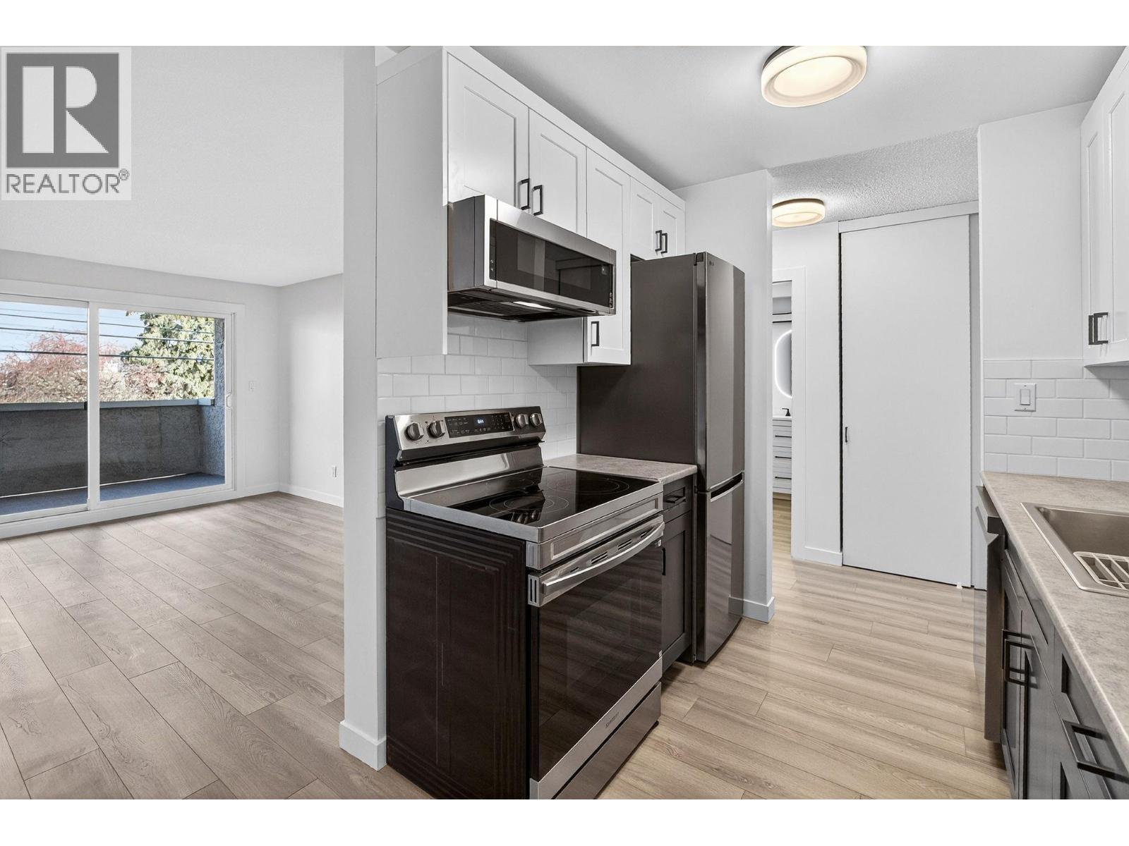 247 715 Leathead Road, Kelowna