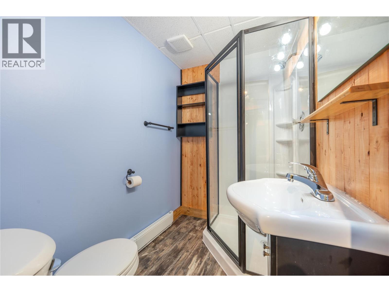 503 Third Street E, Revelstoke