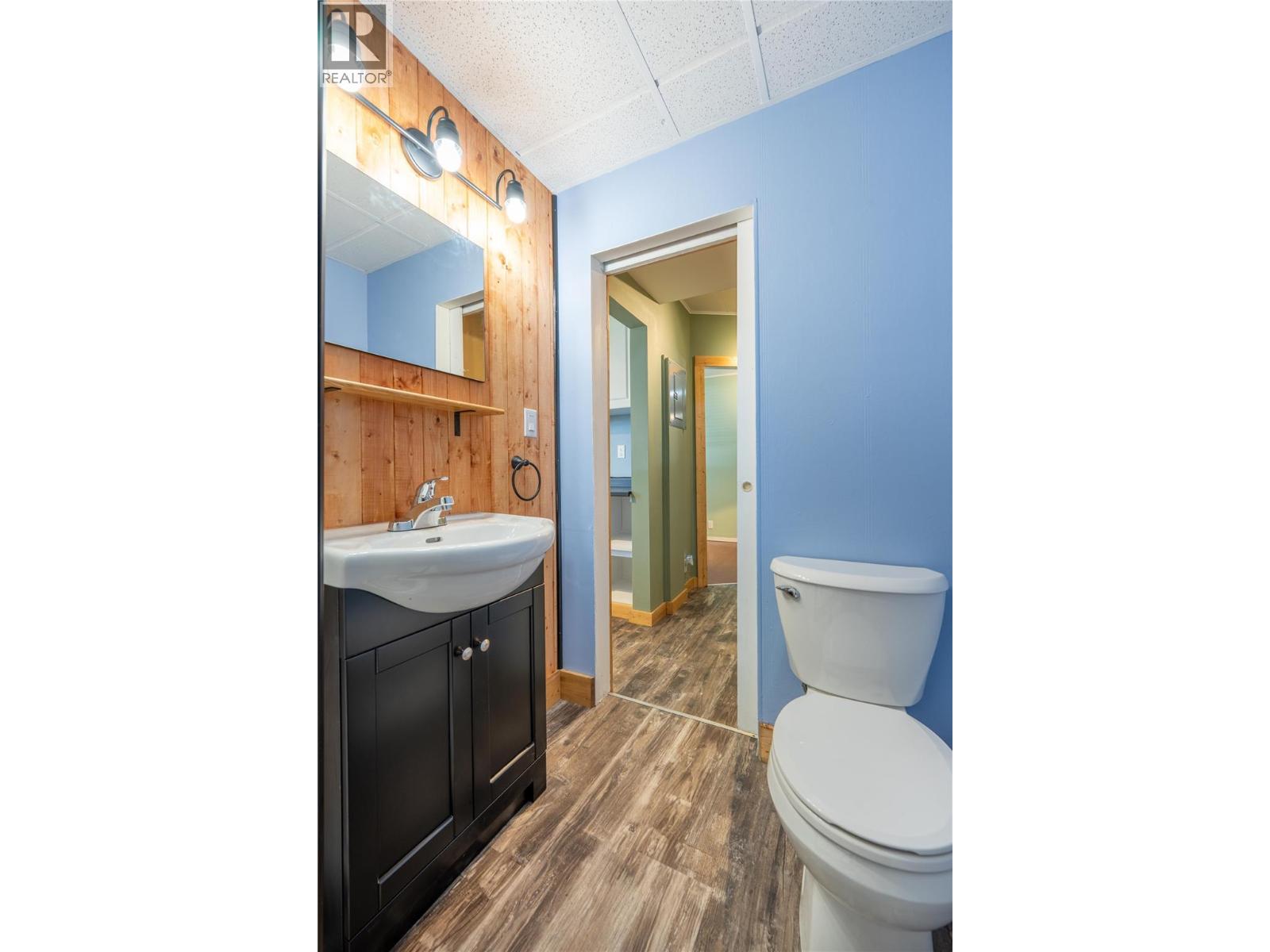 503 Third Street E, Revelstoke