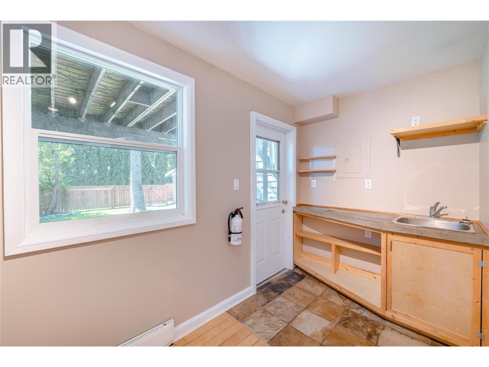 503 Third Street E, Revelstoke