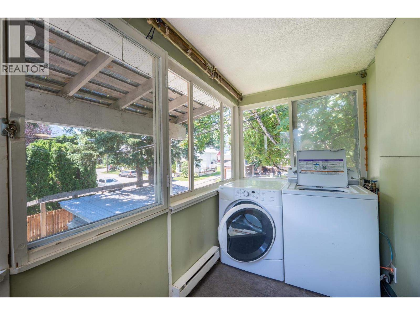 503 Third Street E, Revelstoke