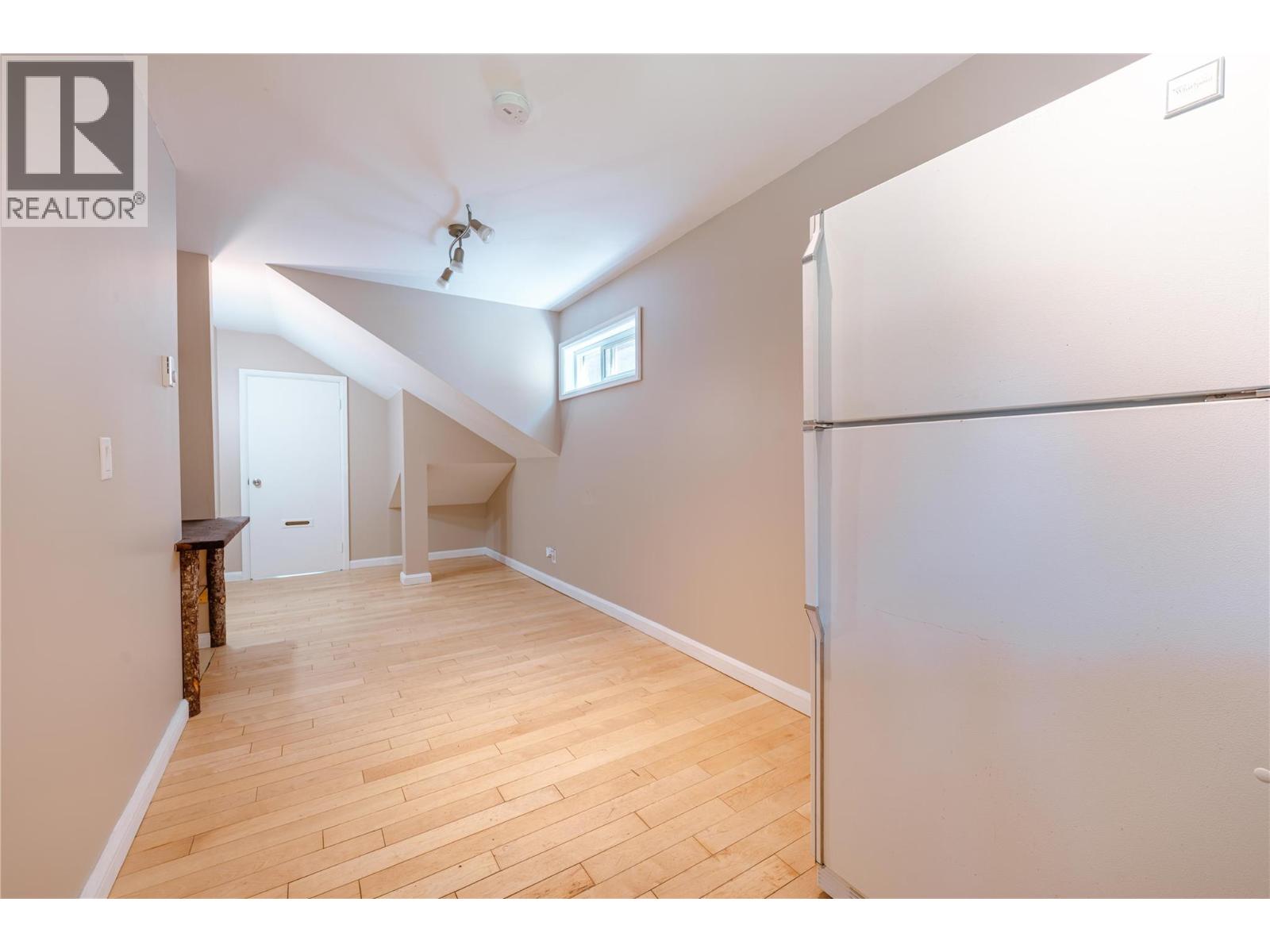 503 Third Street E, Revelstoke