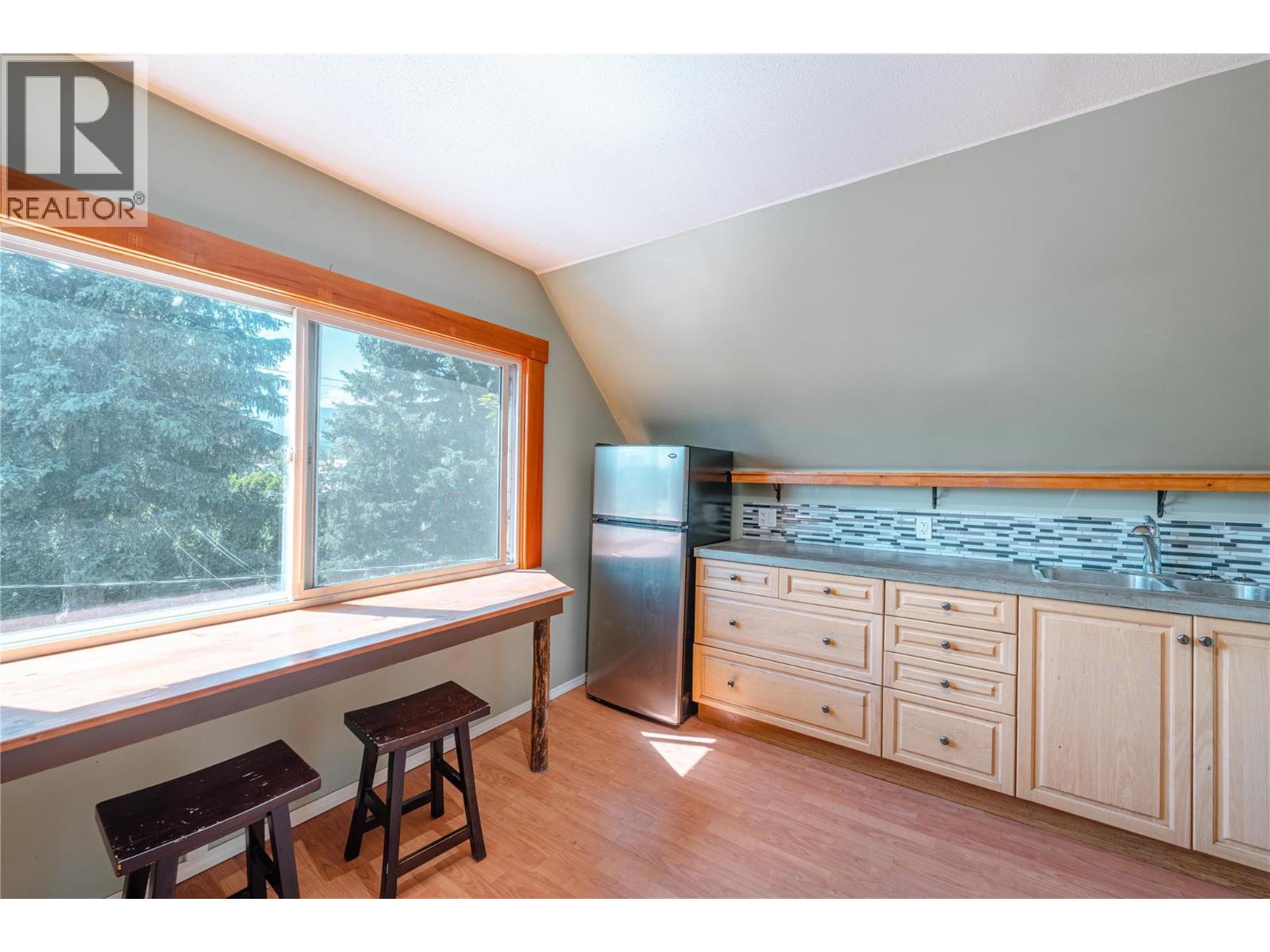 503 Third Street E, Revelstoke