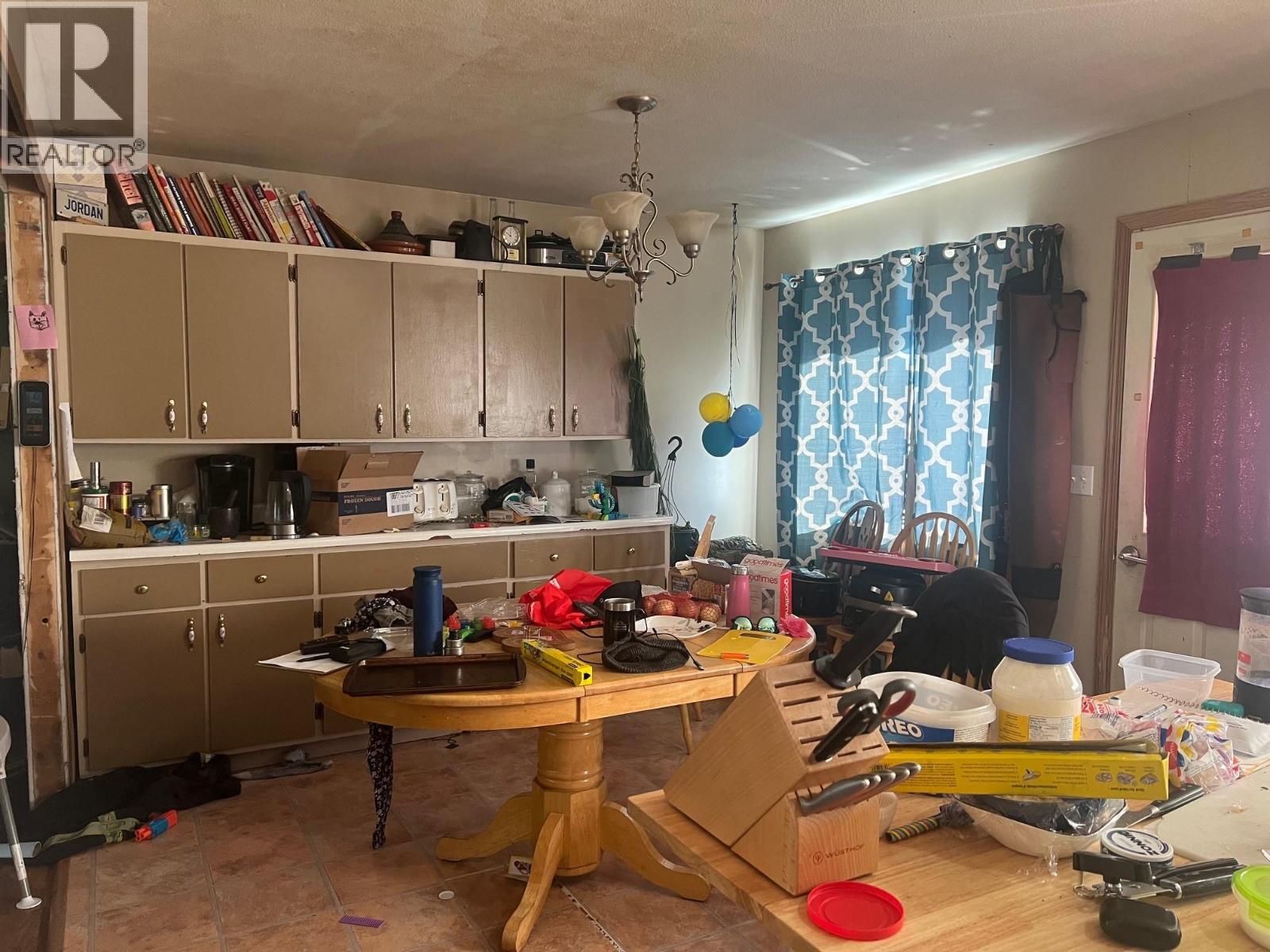 4809 51A Avenue - Photo 5 of 14, Chetwynd, British Columbia