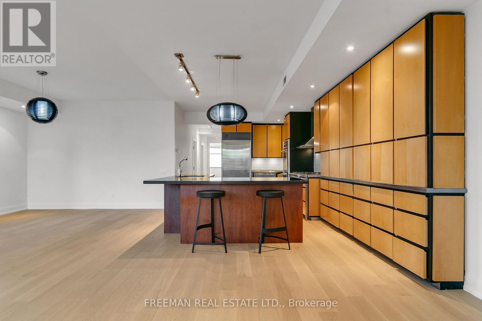 UPPER - 967 OSSINGTON AVENUE - Photo 2 of 37, Toronto (Dovercourt-Wallace Emerson-Junction), Ontario