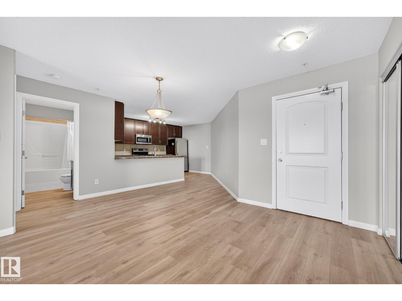 
          319 1204 156 Street NW
            <br/>
            <span>Edmonton</span>
            , 
            <span>AB</span>
             <span>T6R0R6</span>
         - Photo 18