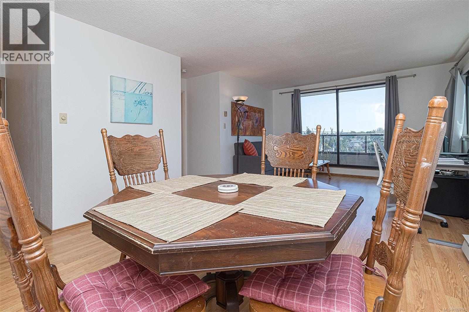 809 1630 Quadra Street, Victoria