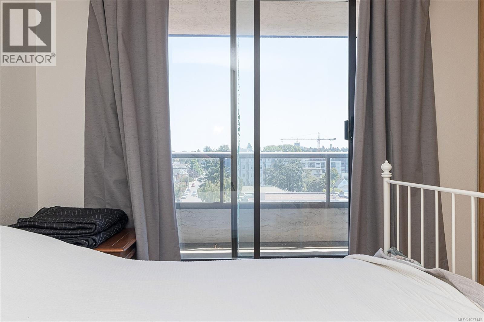 809 1630 Quadra Street, Victoria