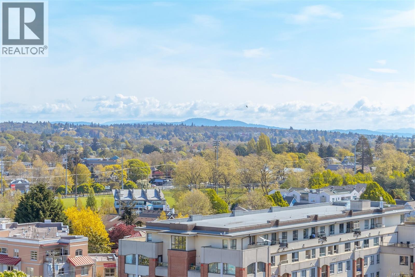 809 1630 Quadra Street, Victoria