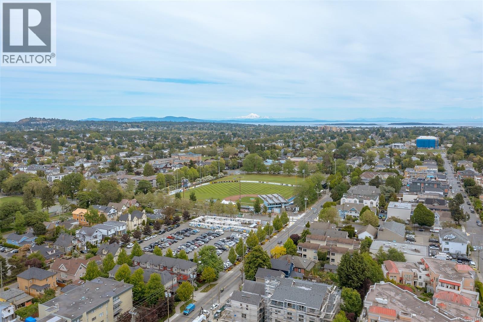 809 1630 Quadra Street, Victoria