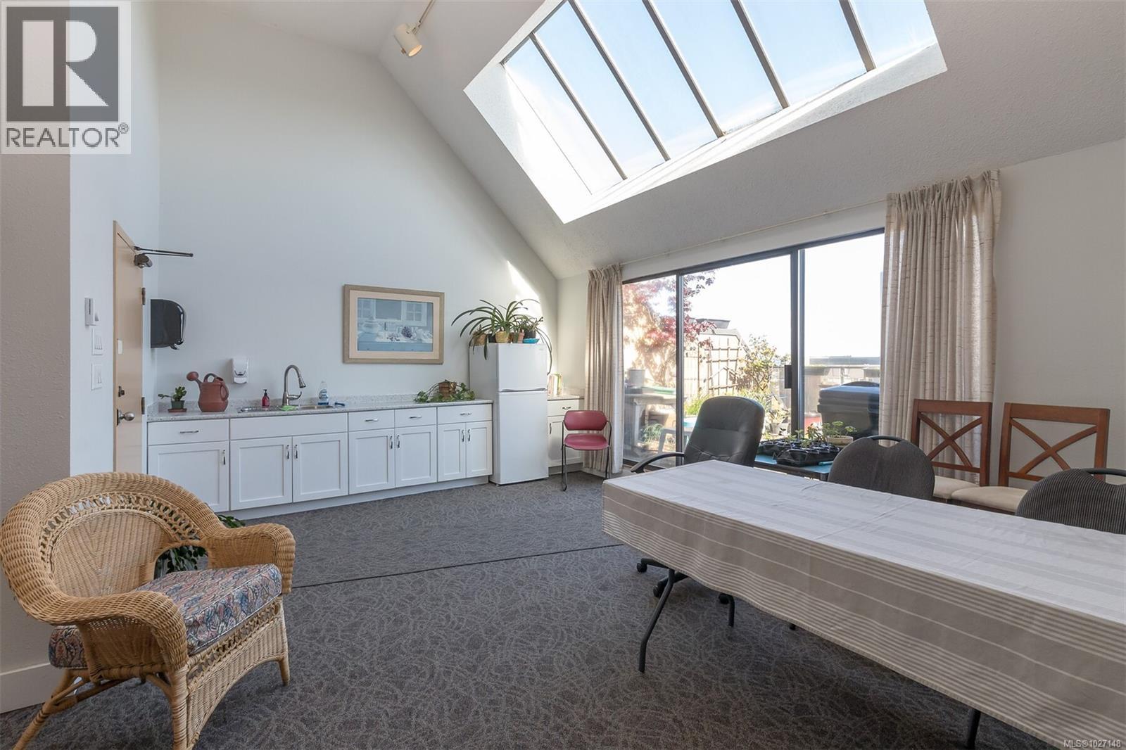 809 1630 Quadra Street, Victoria