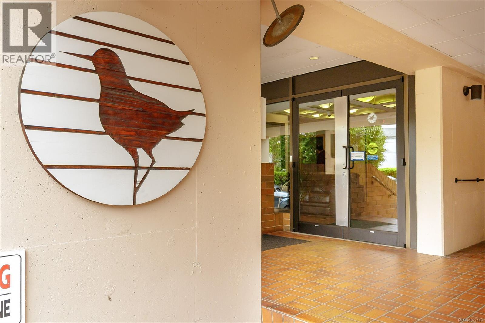 809 1630 Quadra Street, Victoria