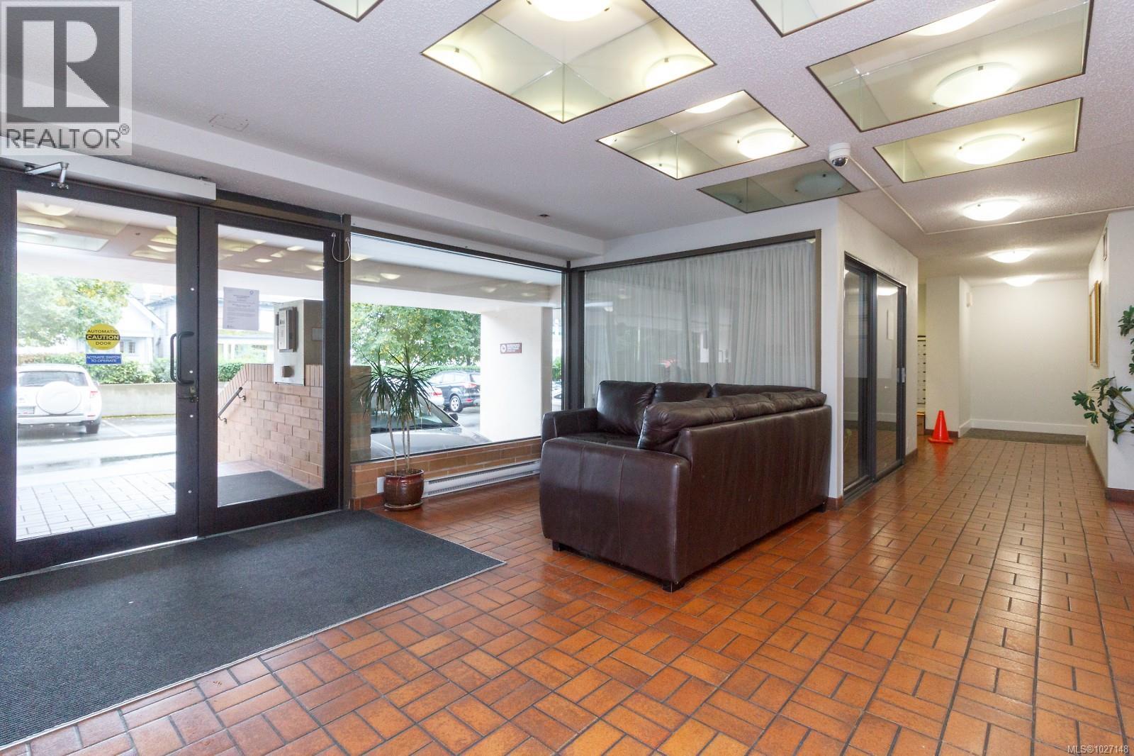 809 1630 Quadra Street, Victoria