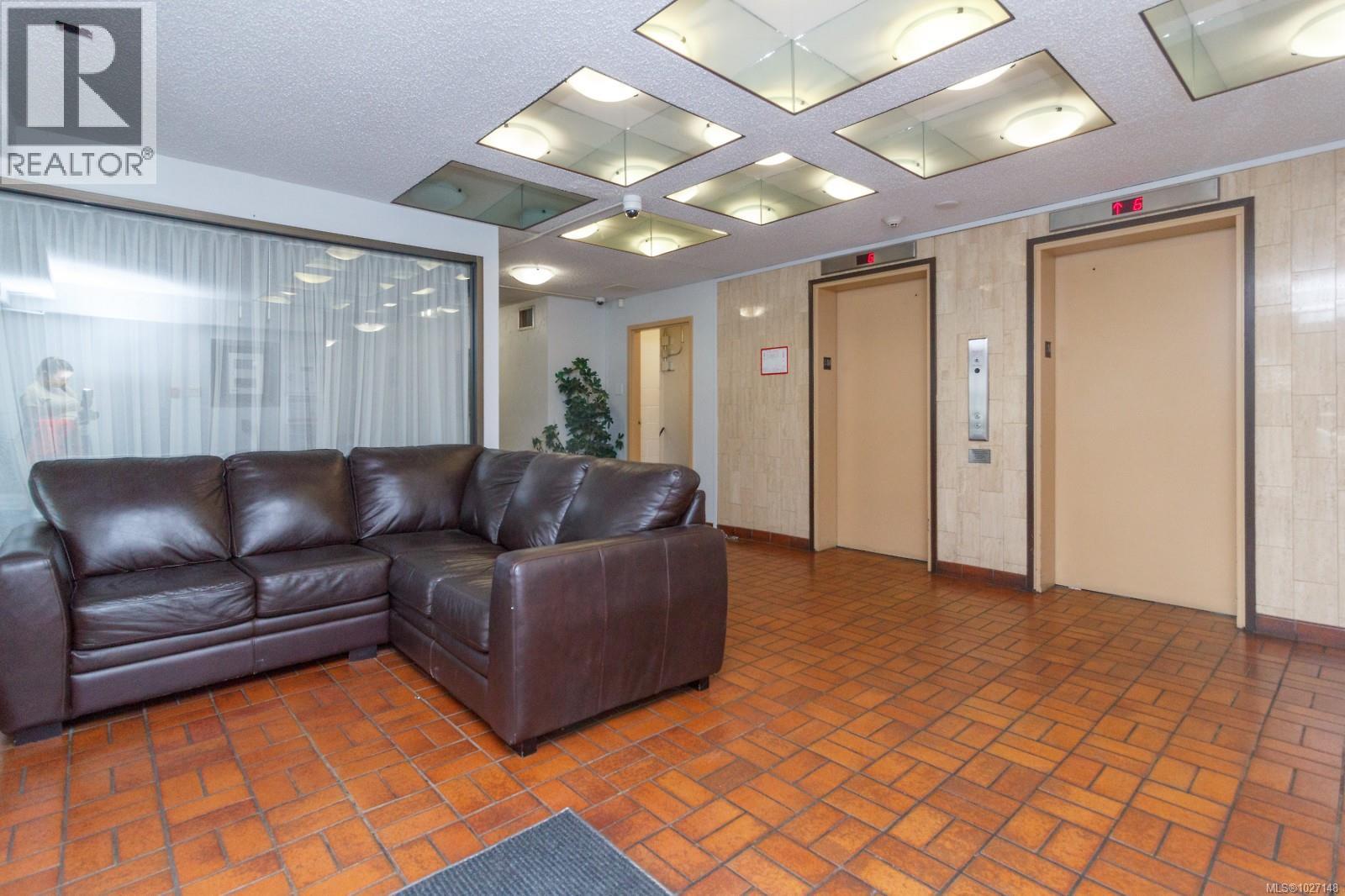 809 1630 Quadra Street, Victoria