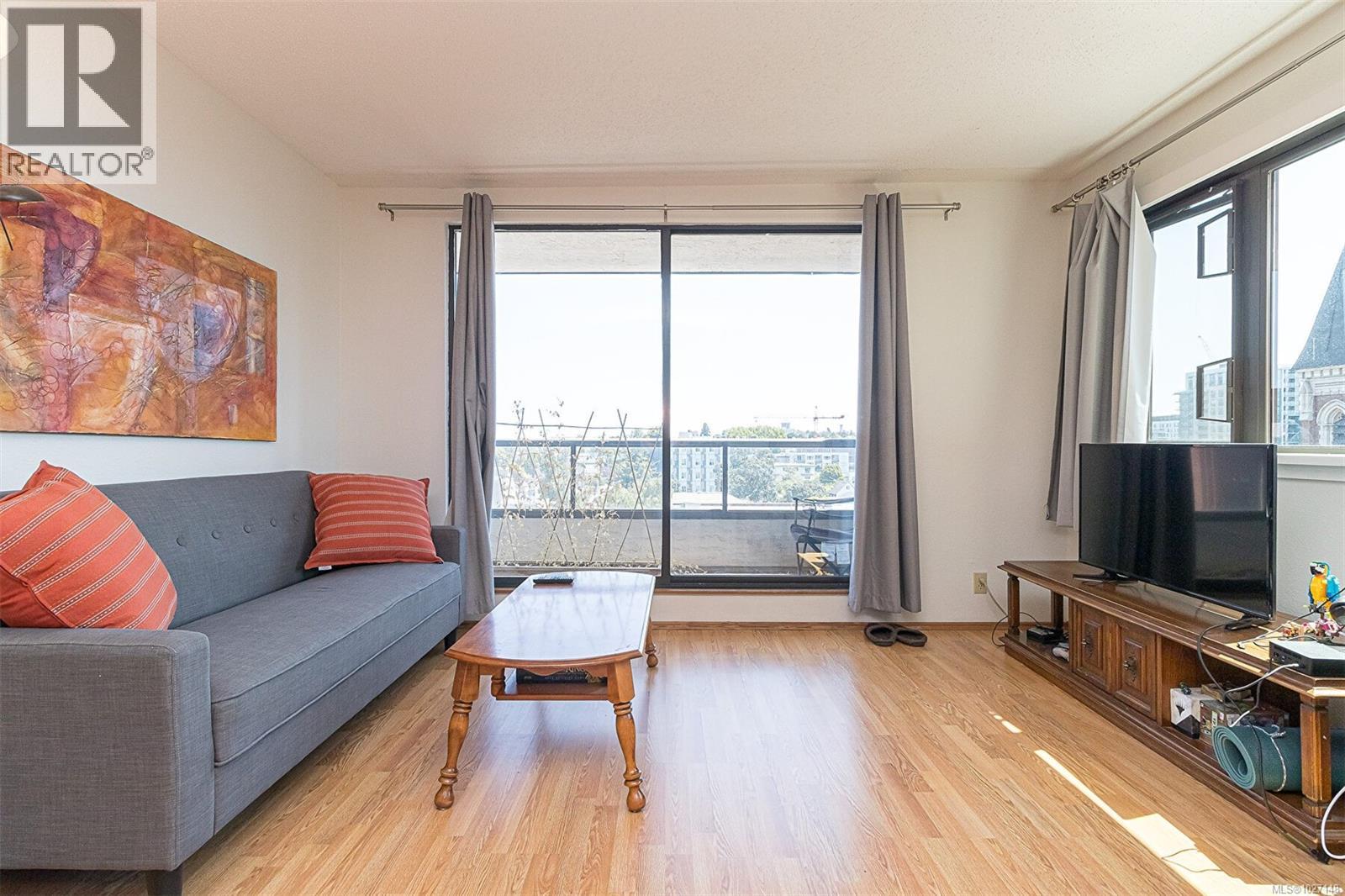 809 1630 Quadra Street, Victoria