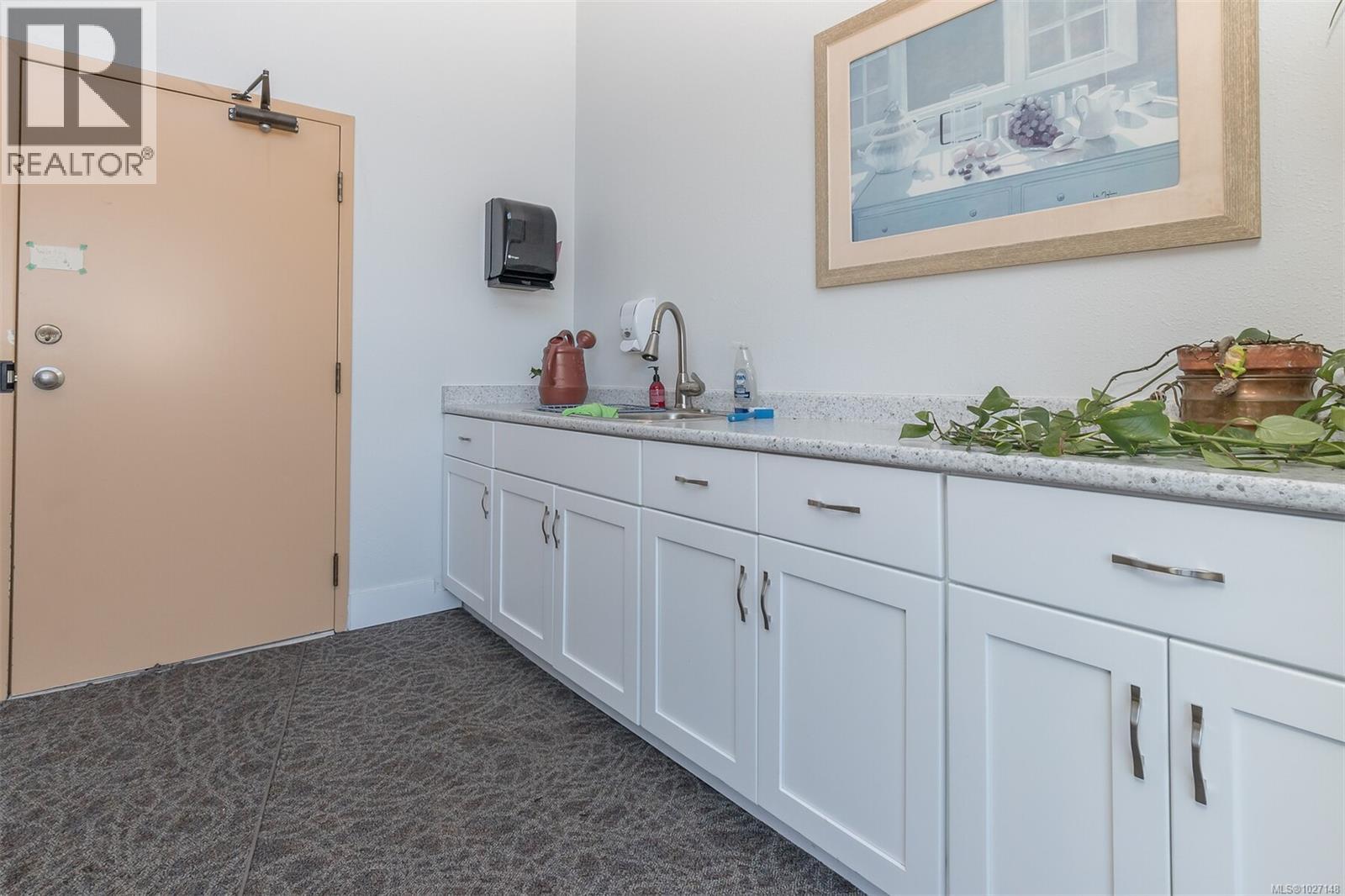 809 1630 Quadra Street, Victoria