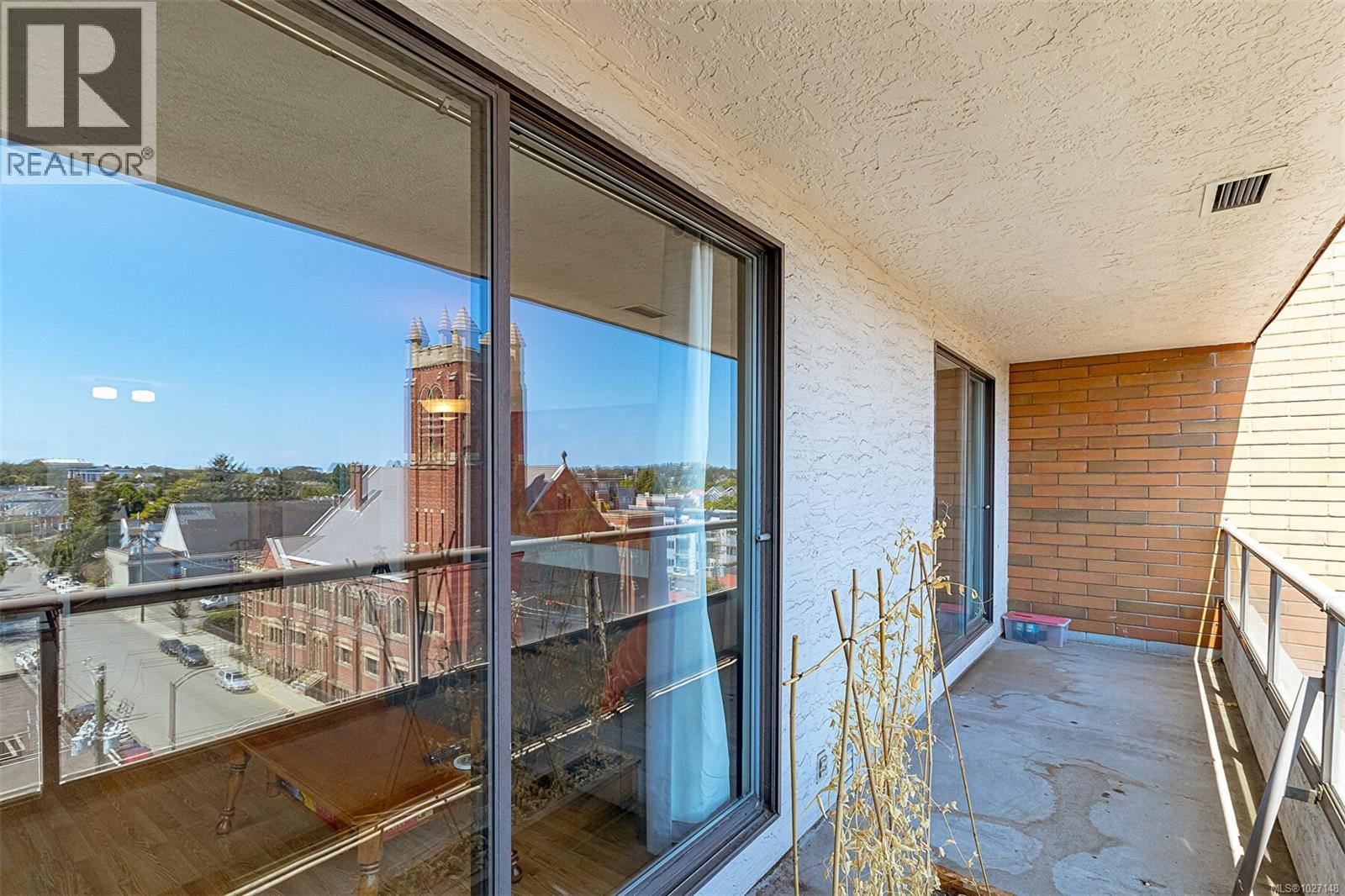 809 1630 Quadra Street, Victoria