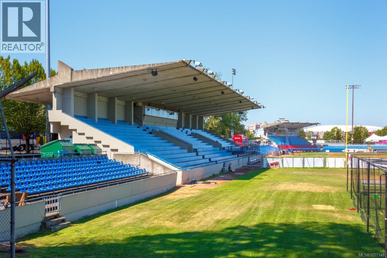 809 1630 Quadra Street, Victoria